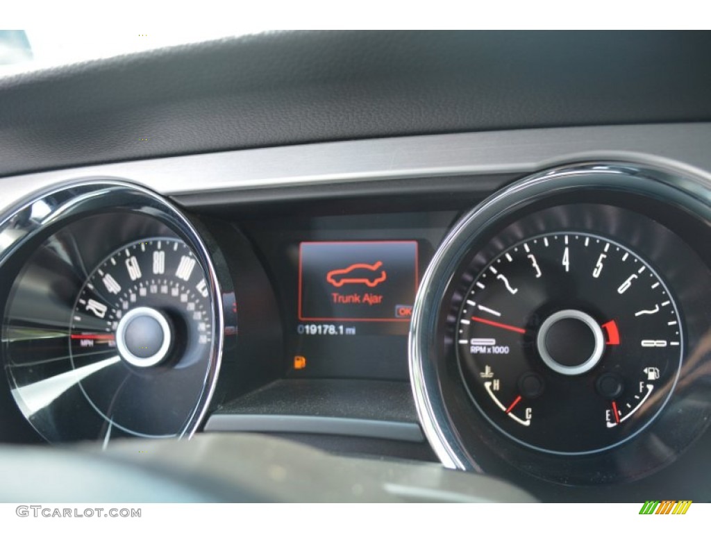 2014 Mustang V6 Convertible - Oxford White / Charcoal Black photo #18