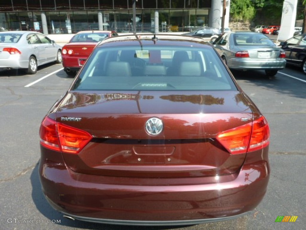 2012 Passat 2.5L SE - Opera Red Metallic / Titan Black photo #16