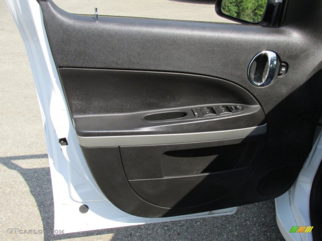 2011 HHR LS - Arctic Ice White / Gray photo #11