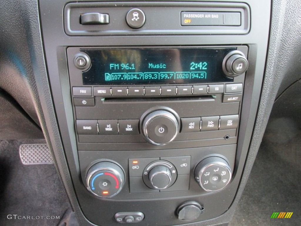 2011 HHR LS - Arctic Ice White / Gray photo #16