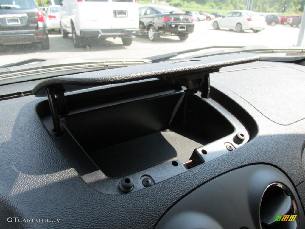 2011 HHR LS - Arctic Ice White / Gray photo #17