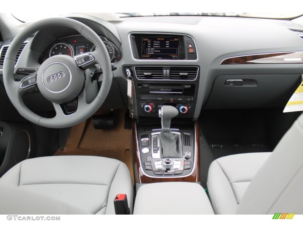 2015 Audi Q5 3.0 TFSI Premium Plus quattro Titanium Gray Dashboard Photo #95652303