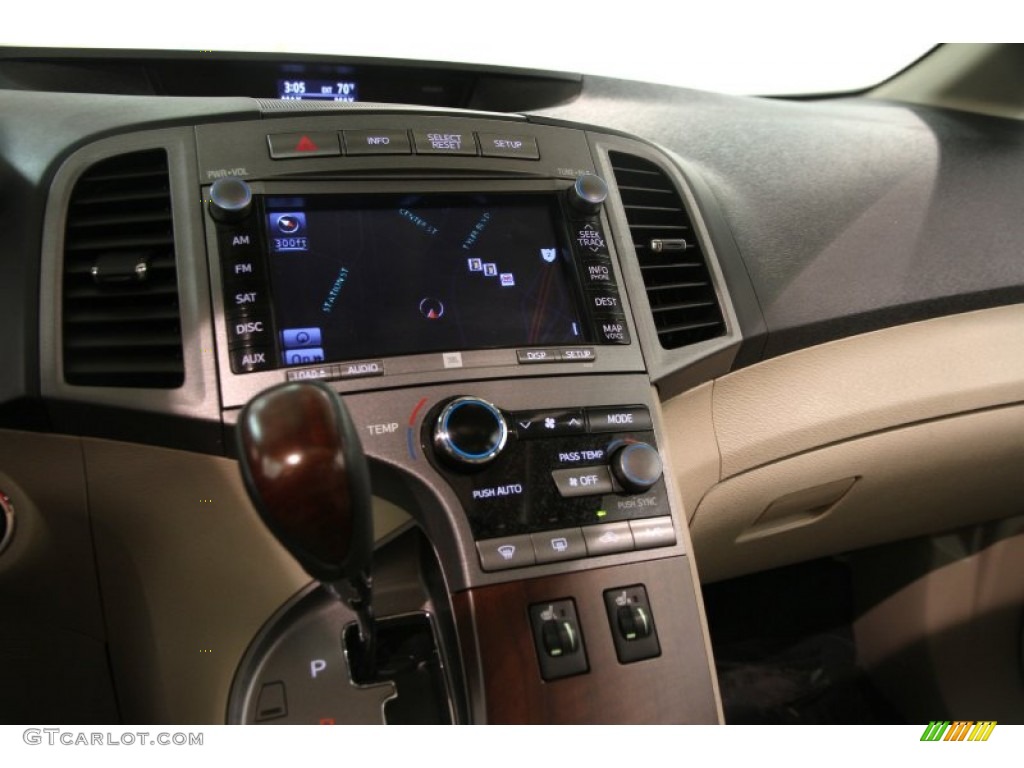 2010 Toyota Venza V6 AWD Controls Photos