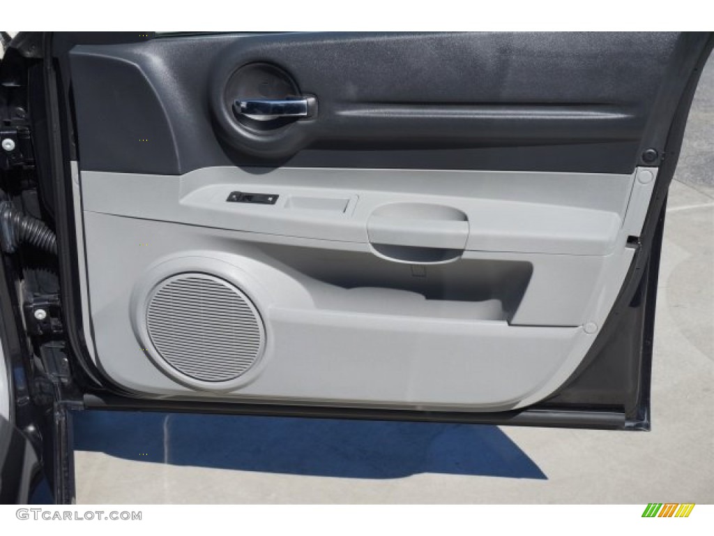 2006 Dodge Magnum SRT-8 Door Panel Photos