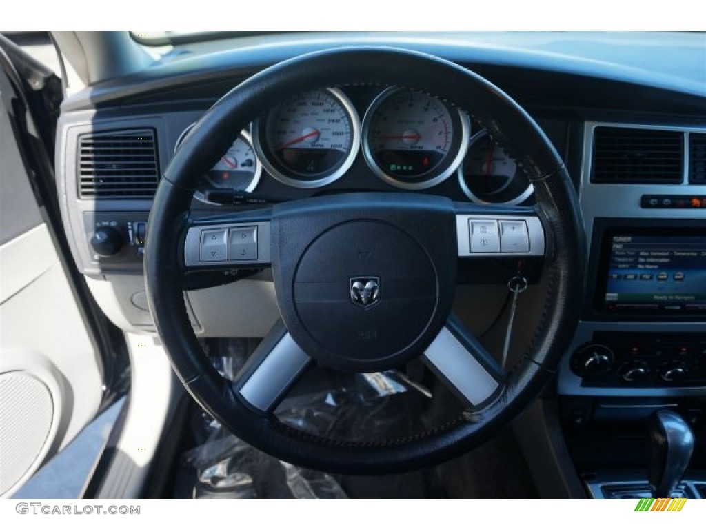 2006 Dodge Magnum SRT-8 Steering Wheel Photos
