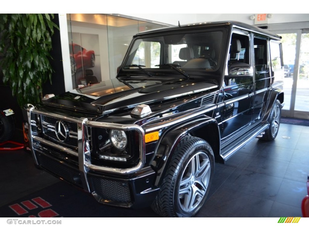 Black Mercedes-Benz G