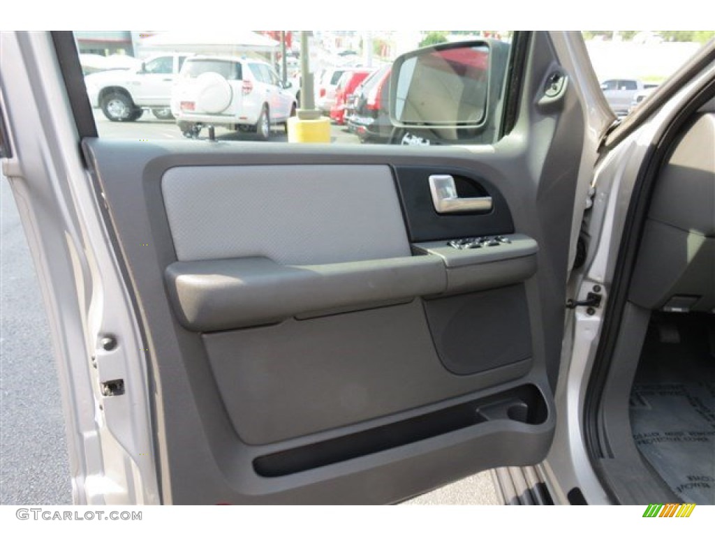 2003 Expedition XLT 4x4 - Silver Birch Metallic / Medium Parchment photo #10