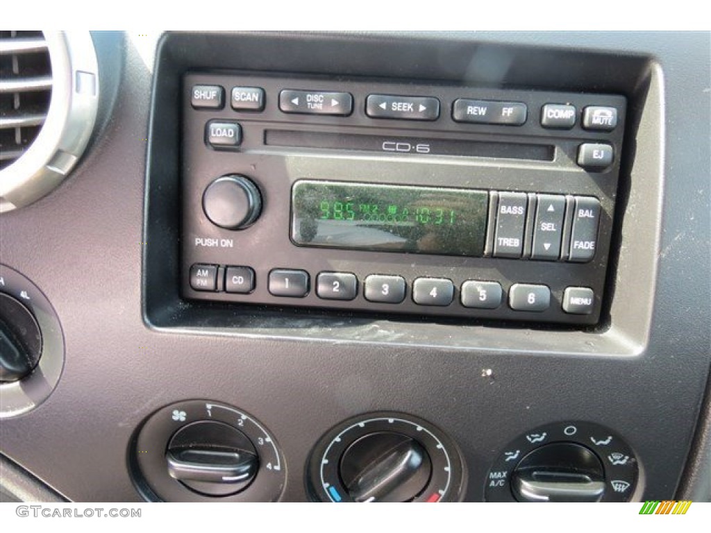 2003 Expedition XLT 4x4 - Silver Birch Metallic / Medium Parchment photo #16