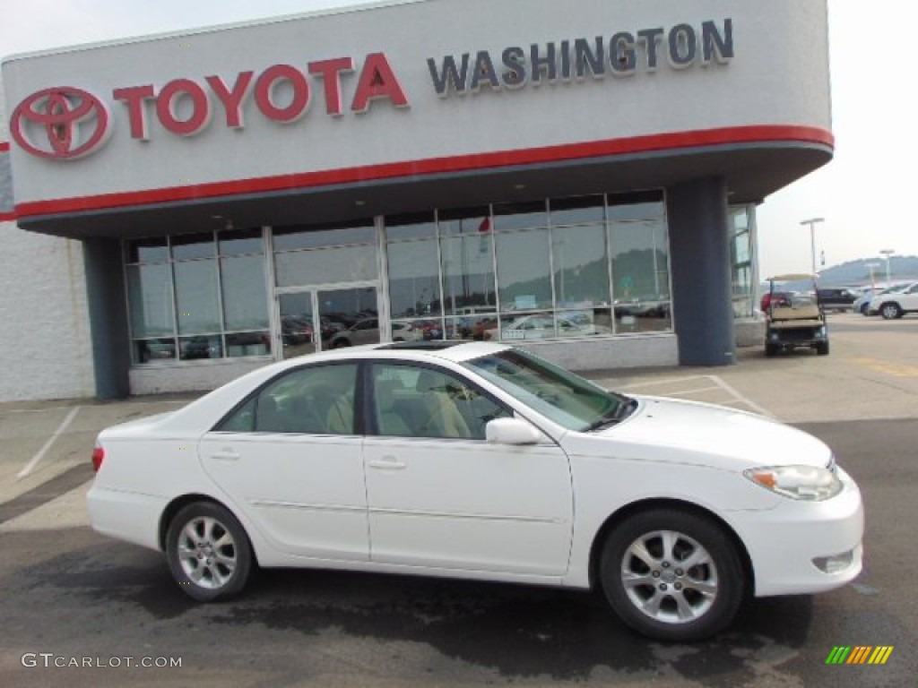 2005 Camry XLE - Super White / Taupe photo #2