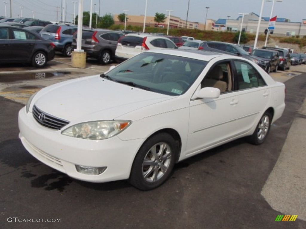 2005 Camry XLE - Super White / Taupe photo #5