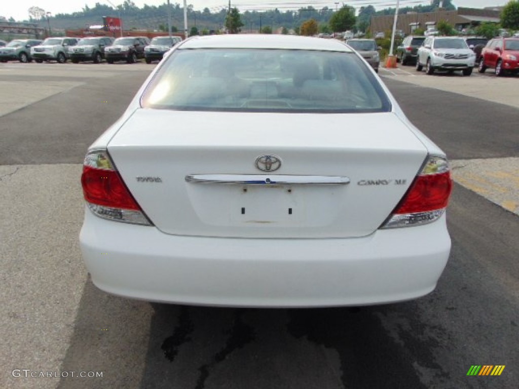 2005 Camry XLE - Super White / Taupe photo #8