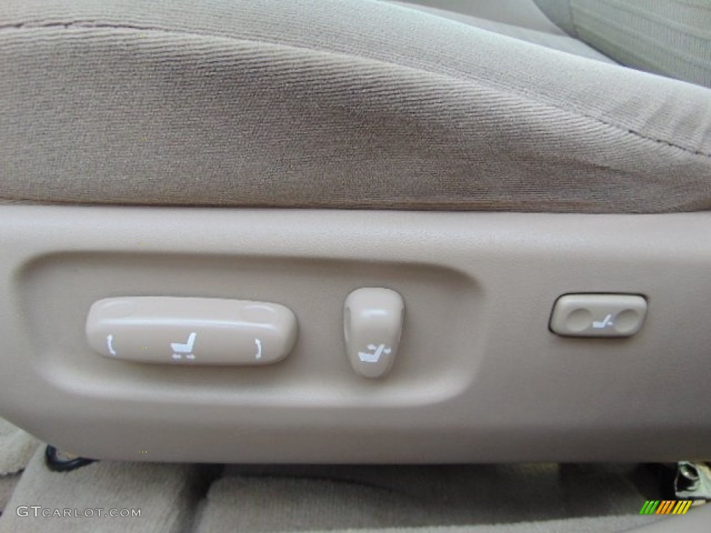 2005 Camry XLE - Super White / Taupe photo #13