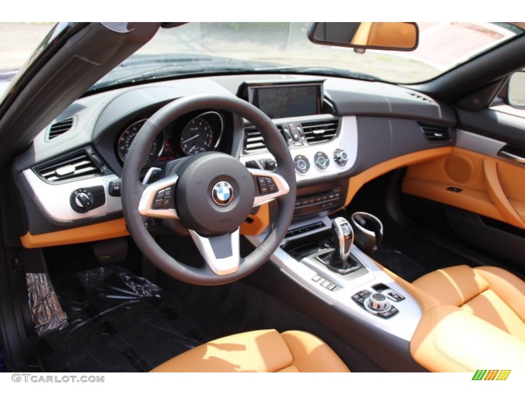 Walnut Interior 2014 BMW Z4 sDrive35i Photo #95671548