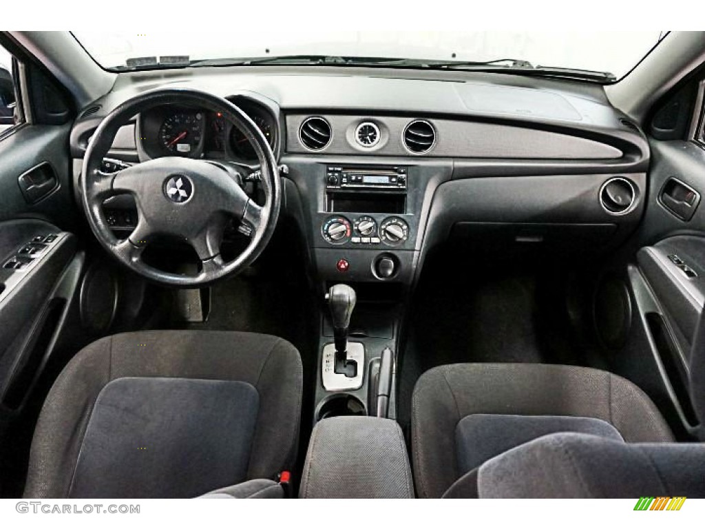 Charcoal Interior 2004 Mitsubishi Outlander LS AWD Photo #95676032