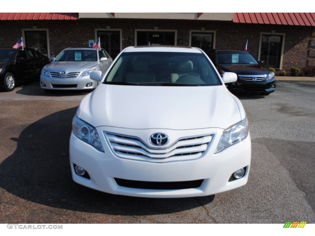 2011 Camry XLE V6 - Super White / Ash photo #1