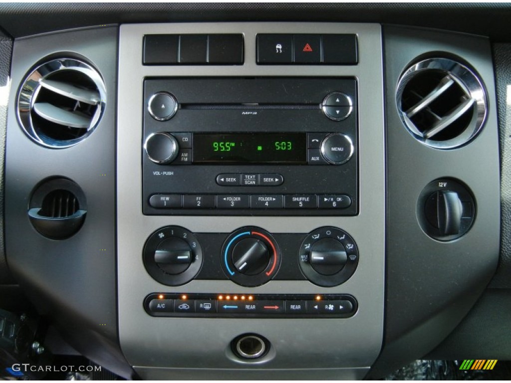 2009 Ford Expedition XLT Controls Photos