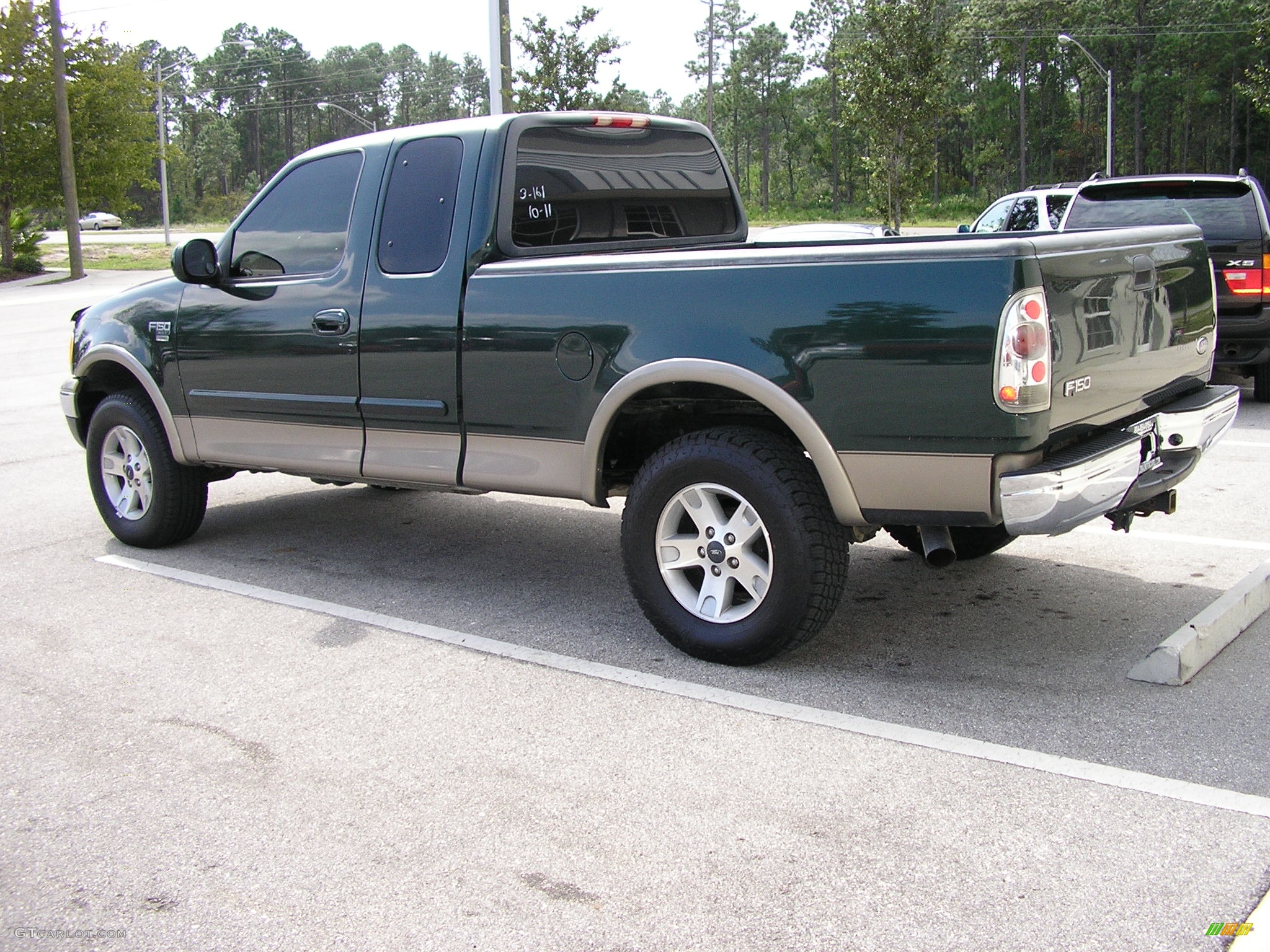 2001 F150 XLT SuperCab 4x4 - Dark Highland Green Metallic / Medium Parchment photo #4