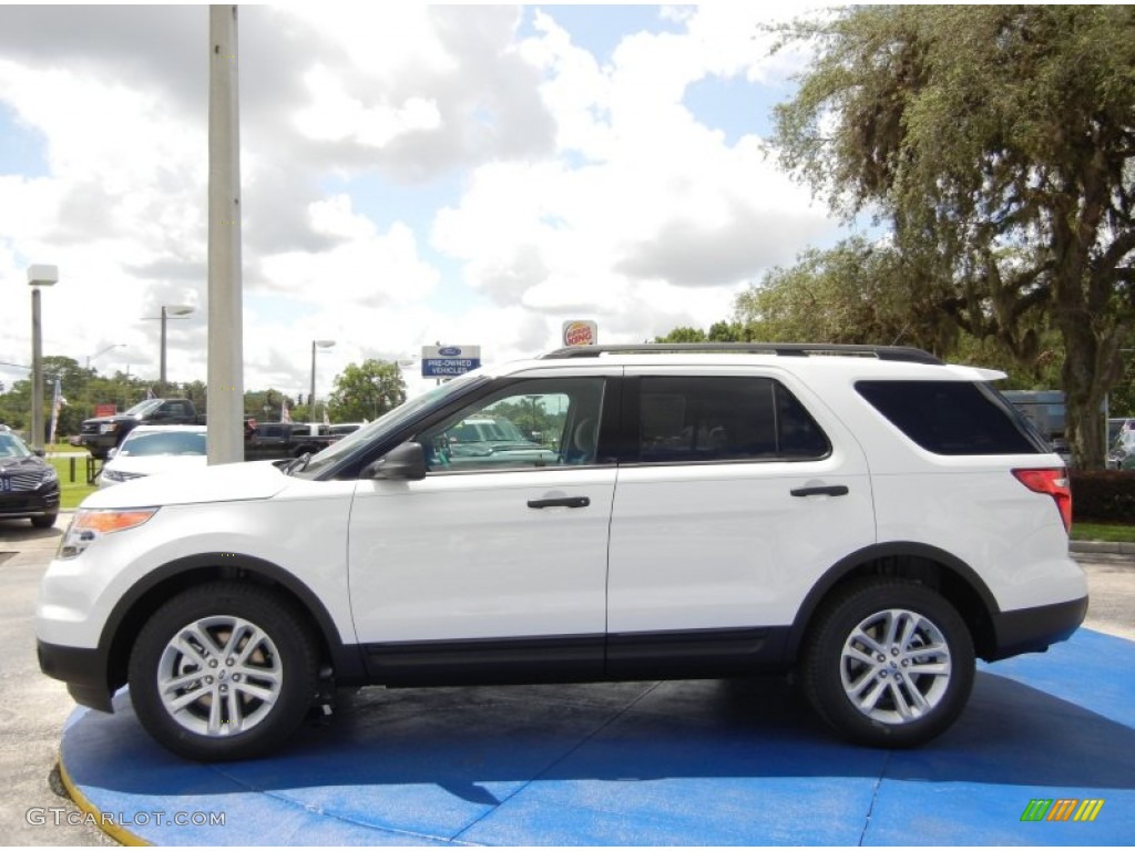 2015 Explorer FWD - Oxford White / Medium Light Stone photo #2