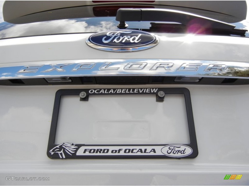 2015 Explorer FWD - Oxford White / Medium Light Stone photo #4