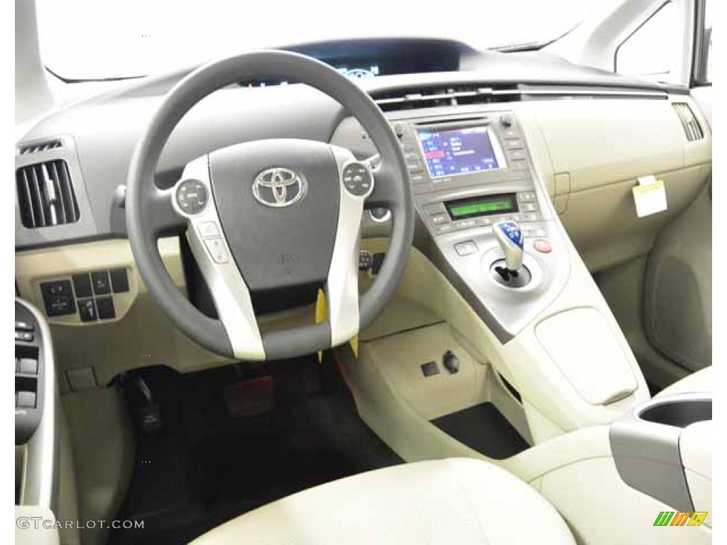 2014 Prius Three Hybrid - Sea Glass Pearl / Bisque photo #6