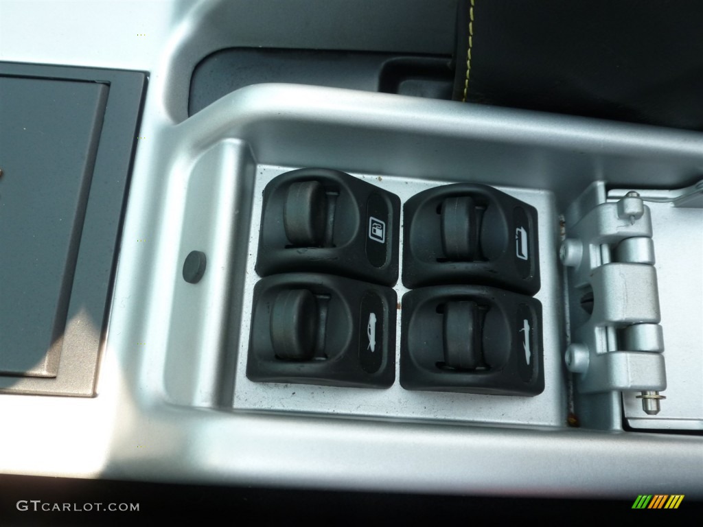 2002 Ferrari 360 Spider Controls Photos