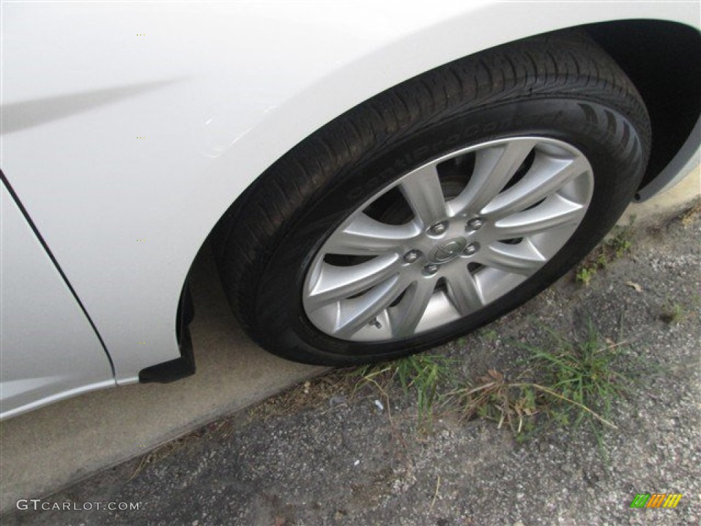 2014 200 Touring Sedan - Bright White / Black photo #20