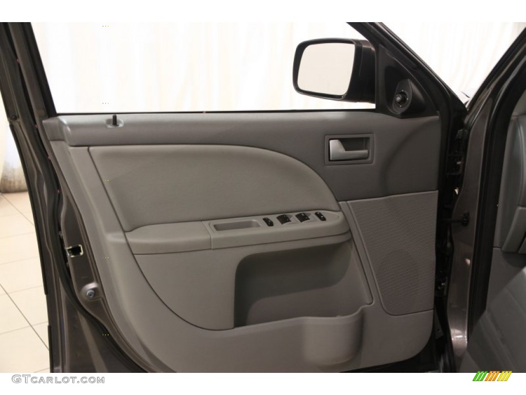 2005 Mercury Montego Luxury Door Panel Photos