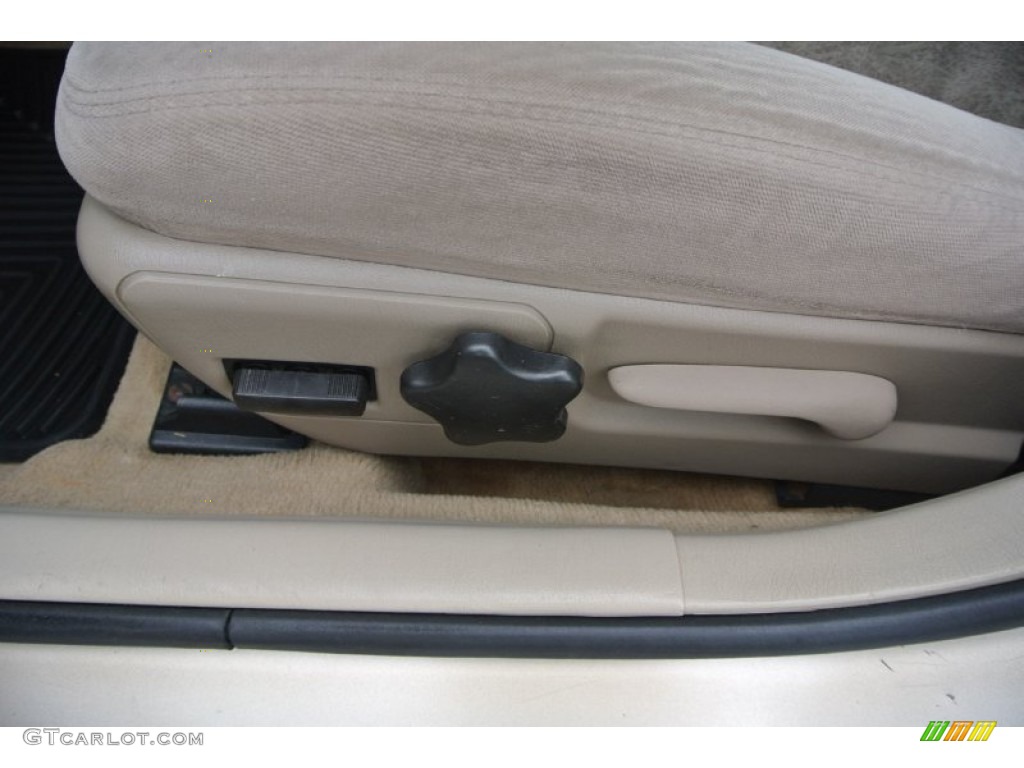 2005 Impala  - Sandstone Metallic / Neutral Beige photo #9