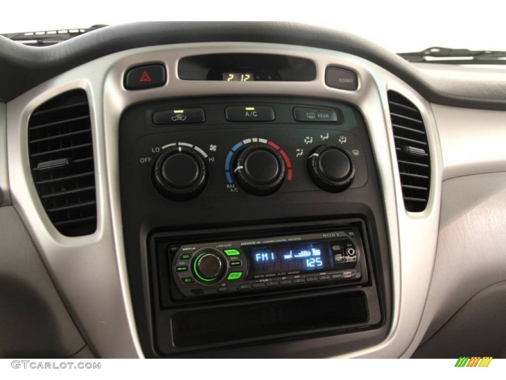 2006 Toyota Highlander I4 Controls Photos