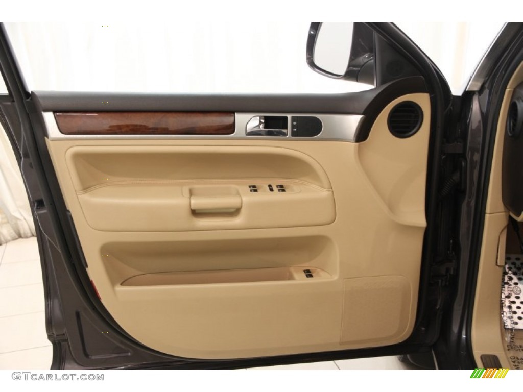 2008 Volkswagen Touareg 2 VR6 Pure Beige Door Panel Photo #95723552