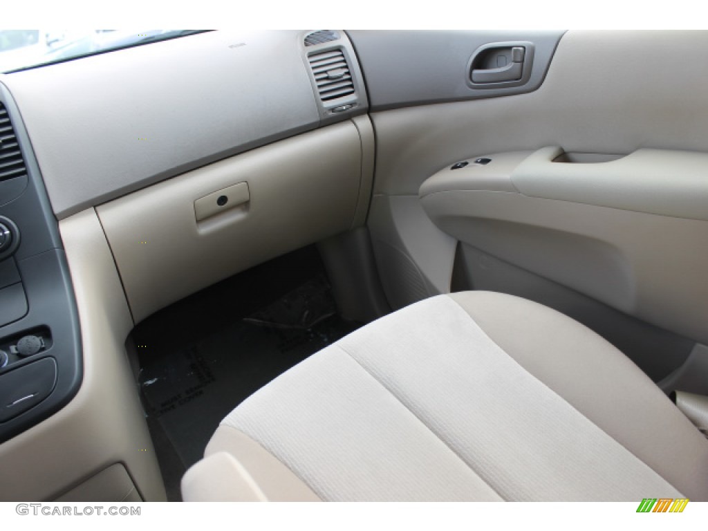 2012 Sedona LX - Silverstone Beige / Beige photo #13