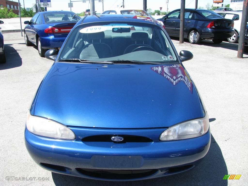 1999 Escort SE Sedan - Atlantic Blue Metallic / Medium Graphite photo #11