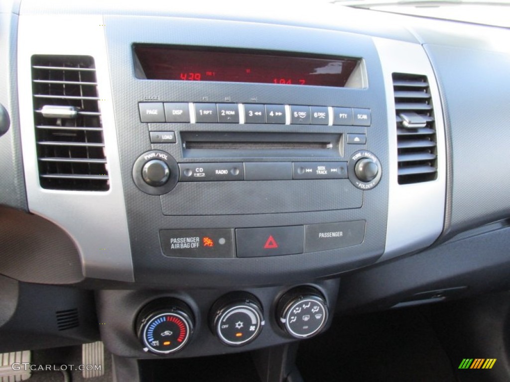 2012 Mitsubishi Outlander SE AWD Controls Photo #95731463