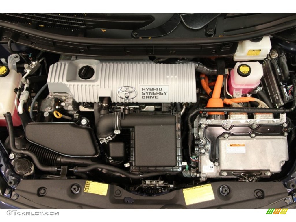 2011 Toyota Prius Hybrid II Engine Photos
