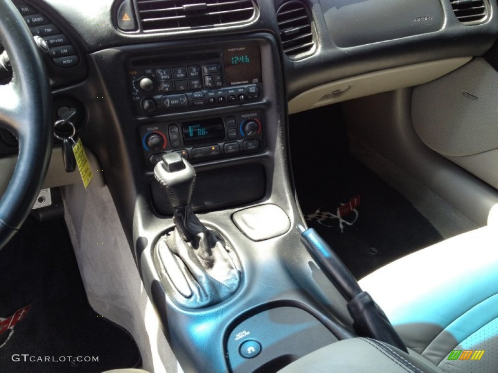 1999 Corvette Convertible - Nassau Blue Metallic / Light Oak photo #12