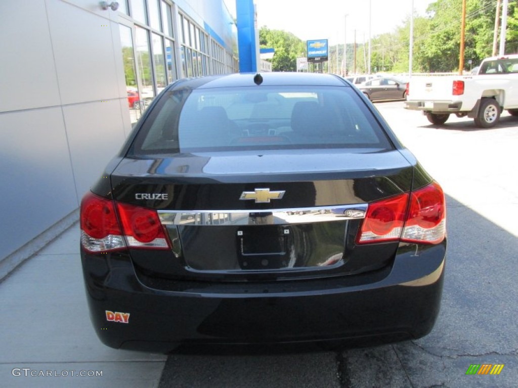 2014 Cruze LS - Black Granite Metallic / Jet Black/Medium Titanium photo #5