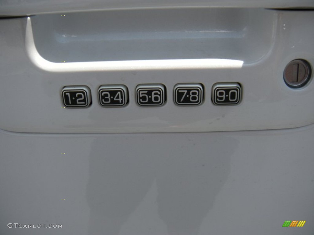 2014 F150 Lariat SuperCrew 4x4 - White Platinum / Black photo #15