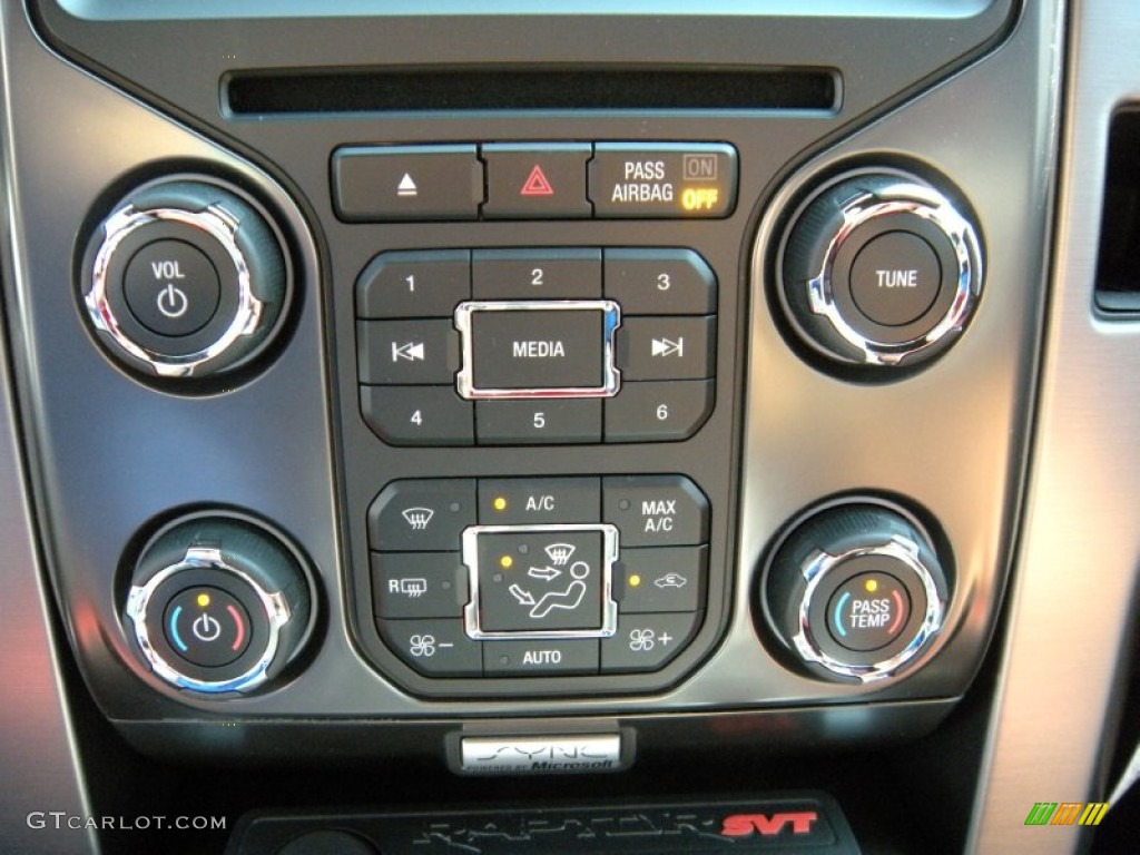 2014 Ford F150 SVT Raptor SuperCrew 4x4 Controls Photo #95753955