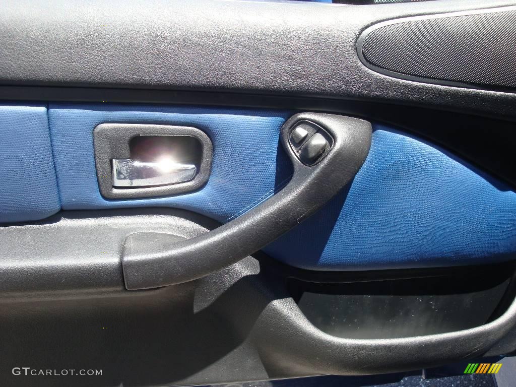 2001 BMW Z3 3.0i Roadster Topaz Door Panel Photo #9575432