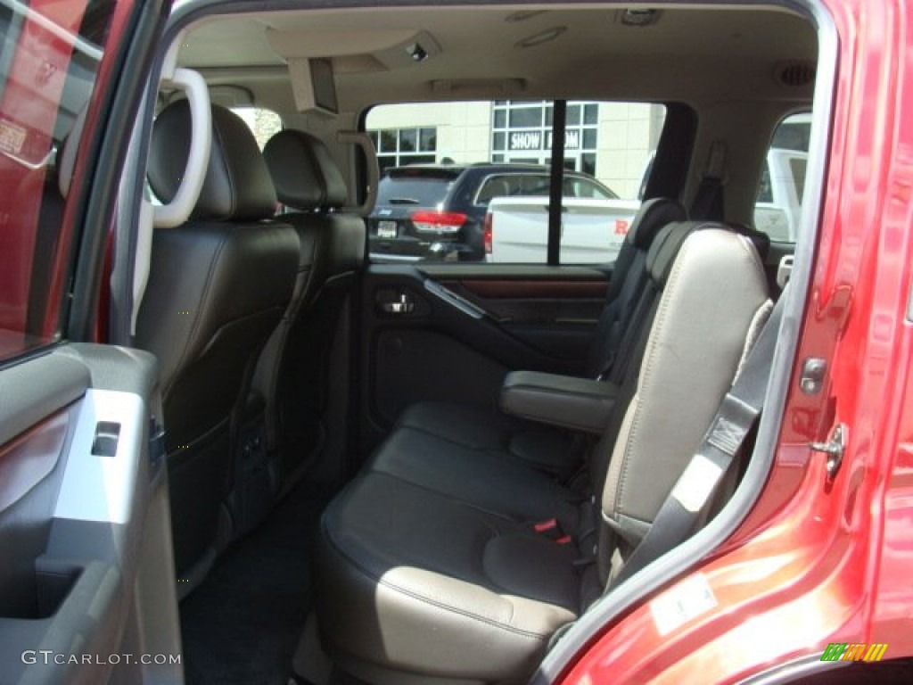 2008 Pathfinder LE V8 4x4 - Red Brawn / Graphite photo #12