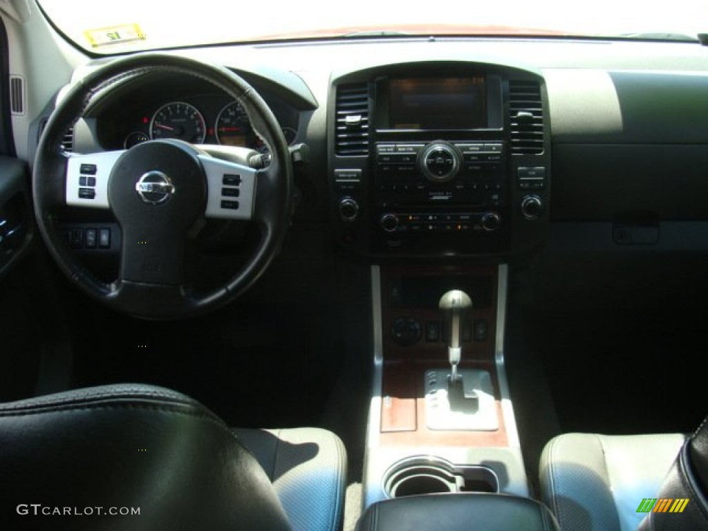 2008 Pathfinder LE V8 4x4 - Red Brawn / Graphite photo #19