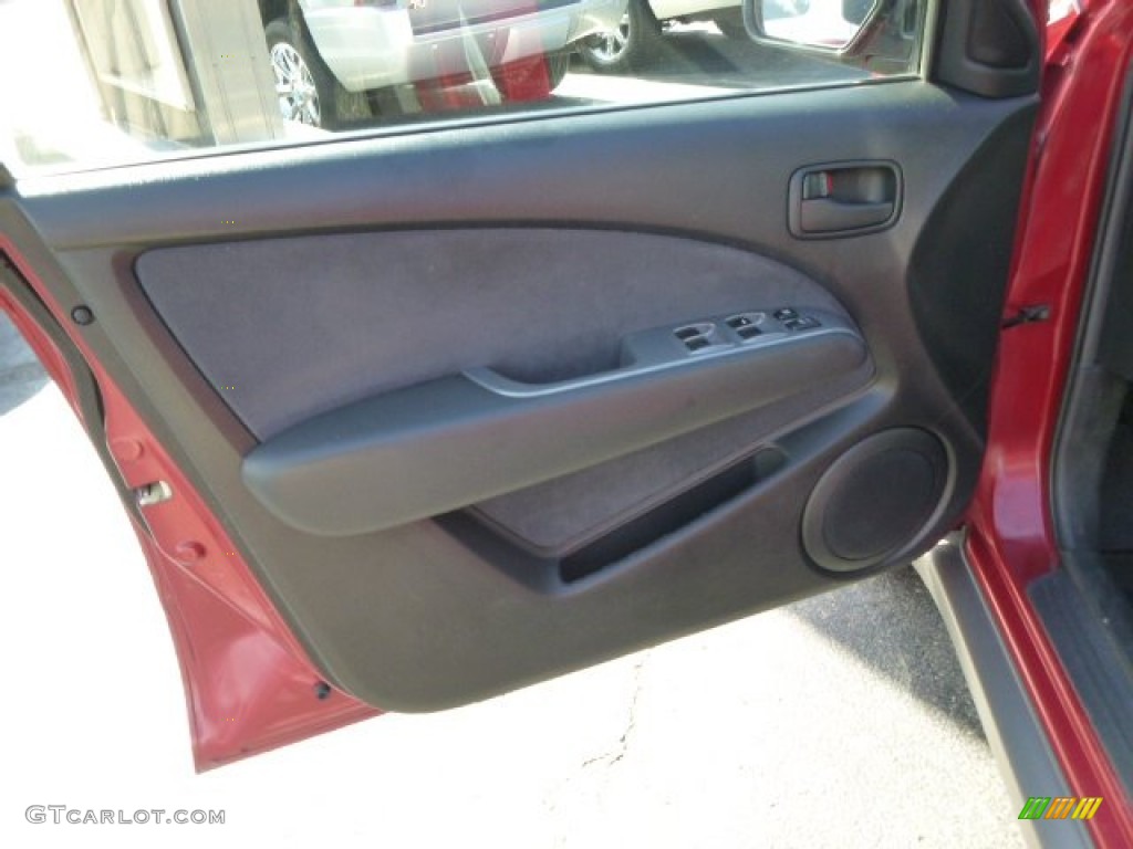 2003 Outlander LS 4WD - Phoenix Red / Charcoal photo #11