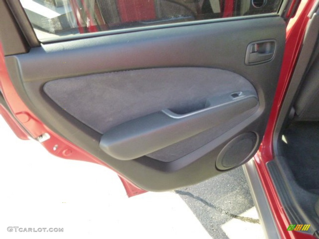 2003 Outlander LS 4WD - Phoenix Red / Charcoal photo #13