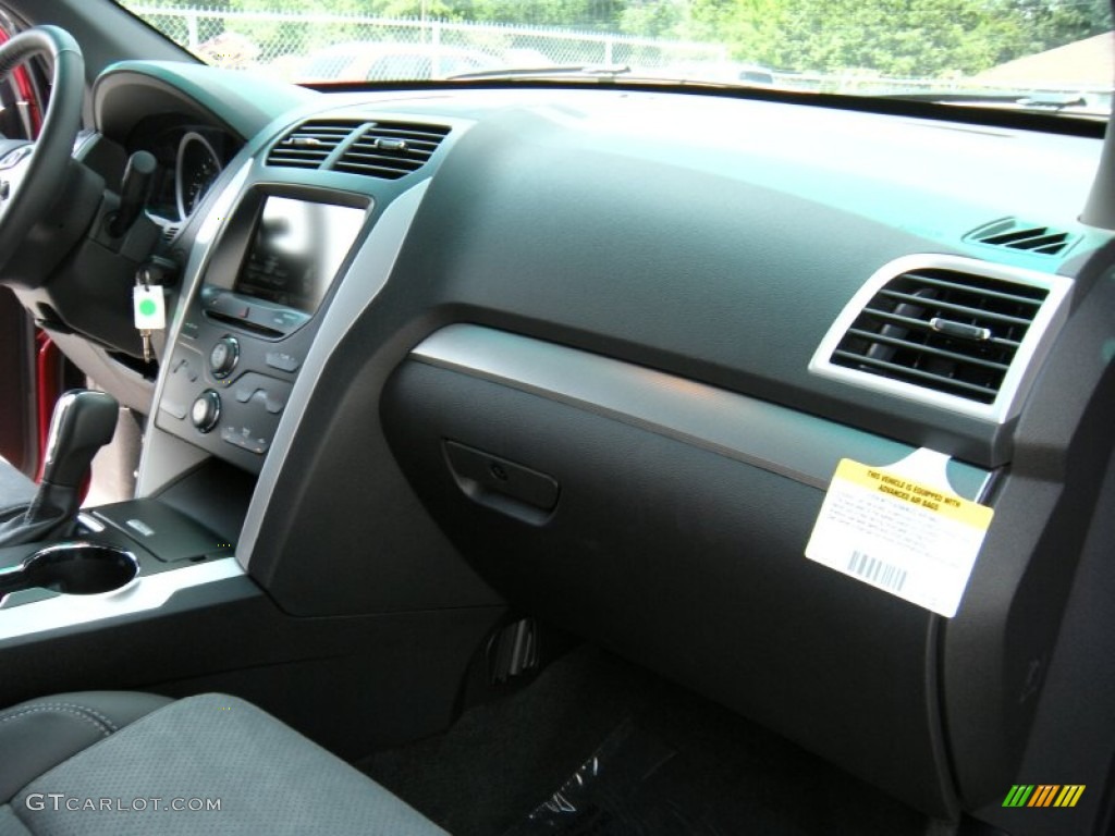 2015 Explorer XLT - Ruby Red / Charcoal Black photo #17