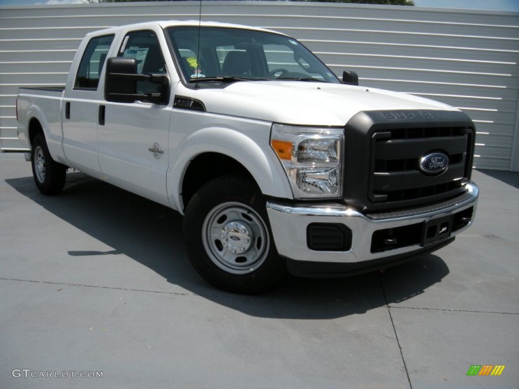 2015 F250 Super Duty XL Crew Cab - Oxford White / Steel photo #1