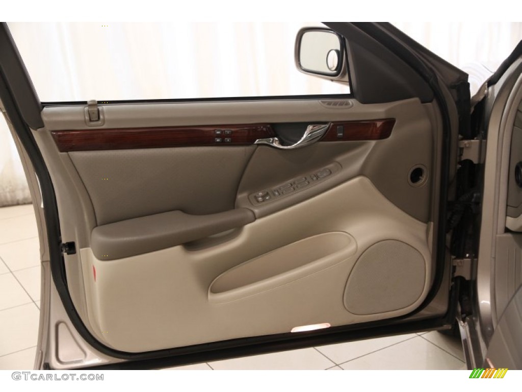 2000 Cadillac DeVille DTS Neutral Shale Door Panel Photo #95777535