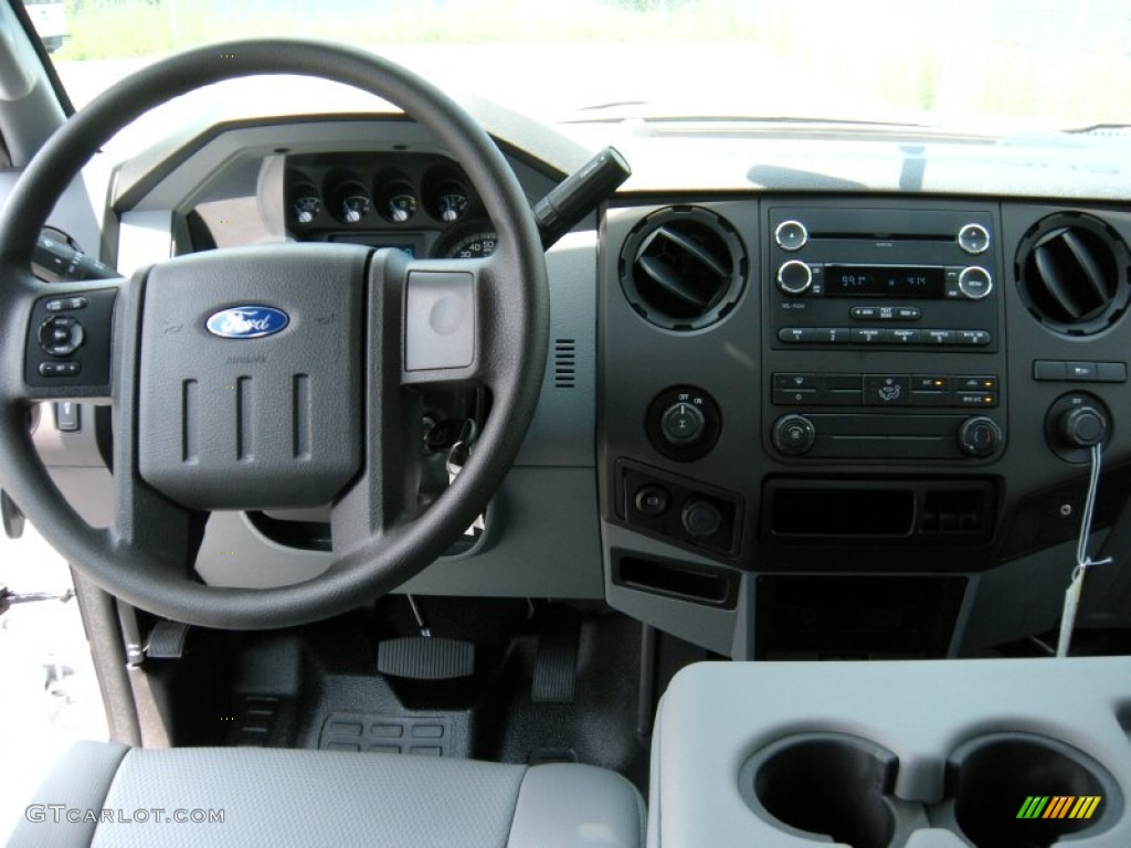 2015 F250 Super Duty XL Super Cab - Oxford White / Steel photo #26