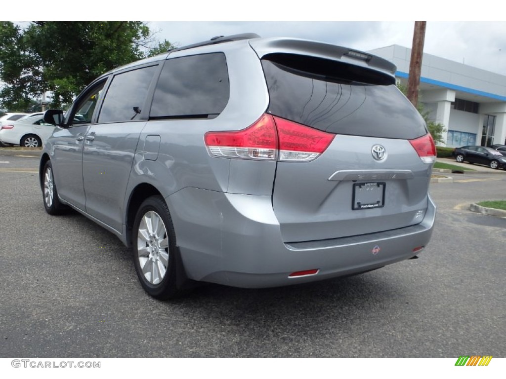 2011 Sienna XLE AWD - Silver Sky Metallic / Light Gray photo #7