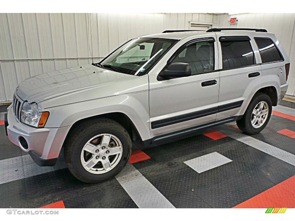 Bright Silver Metallic 2005 Jeep Grand Cherokee Laredo 4x4 Exterior Photo #95788299