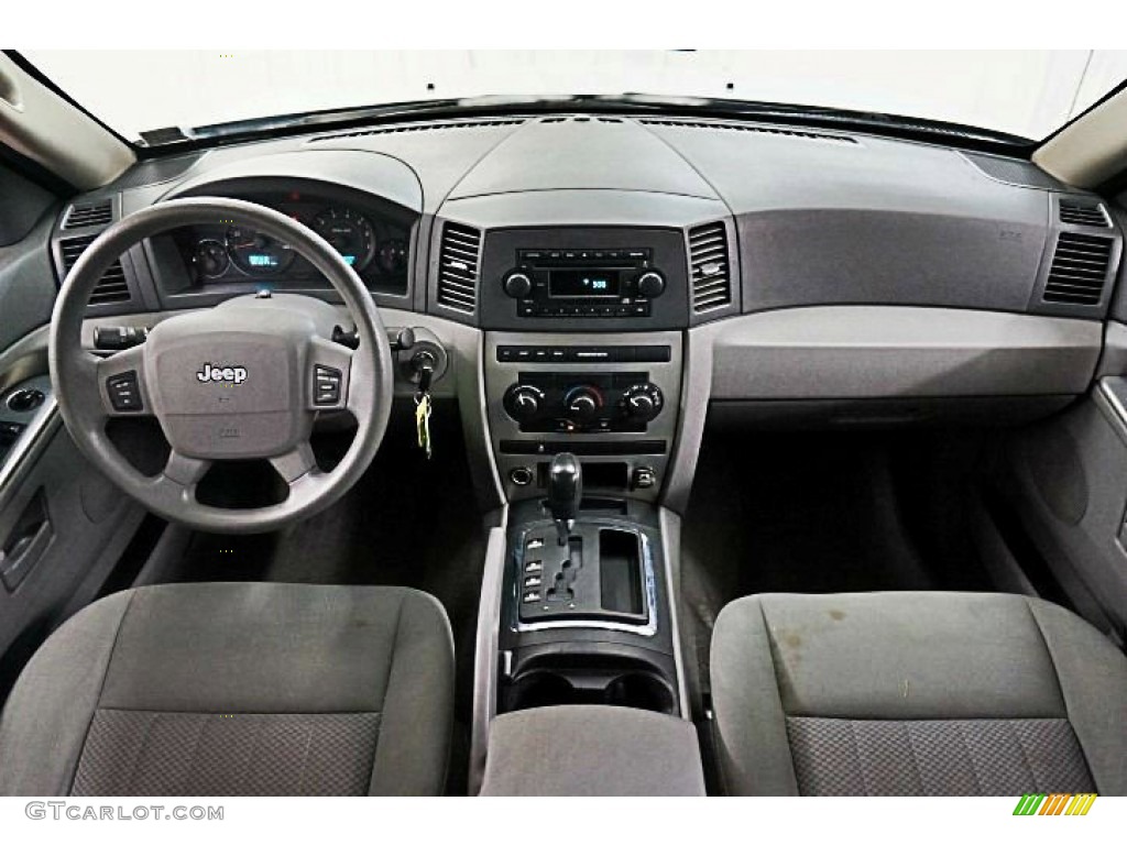 2005 Jeep Grand Cherokee Laredo 4x4 Medium Slate Gray Dashboard Photo #95788389